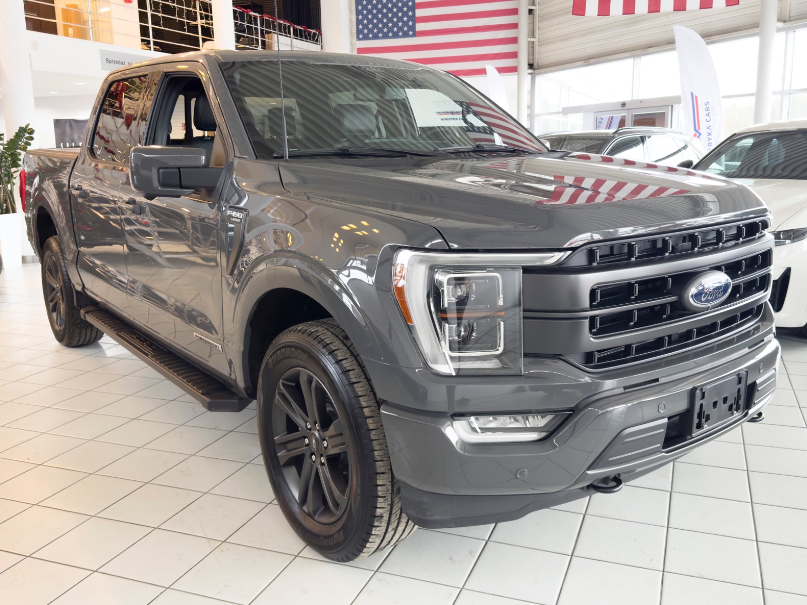 Ford F150 Hybryda Lariat 4×4
